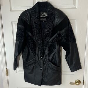 Vintage Winlit Western Black Leather & Suede Jacket with Patterned Accents, Sz M